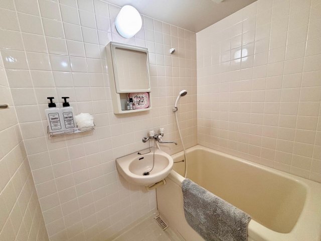 バス・シャワールーム　バス・トイレ別で清潔にお使いいただけいます！