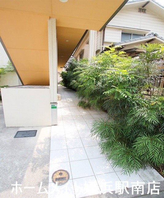 その他共有部分　★植物も植えてあり、オシャレな感じ★