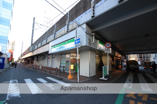 コンビニ　ファミリーマート（コンビニ）まで269m