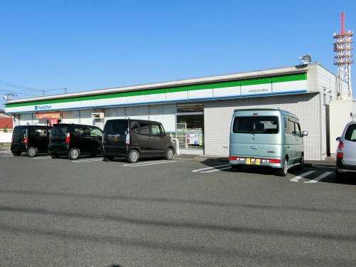 コンビニ　ファミリーマート　岸和田流木東店（コンビニ）まで445m