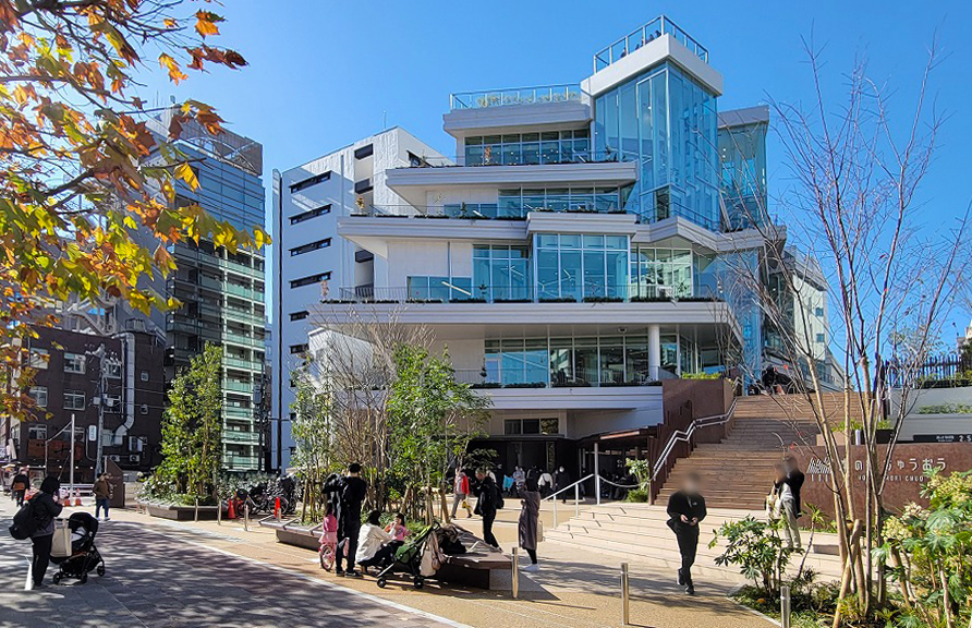 図書館　中央区立京橋図書館（図書館）まで631m