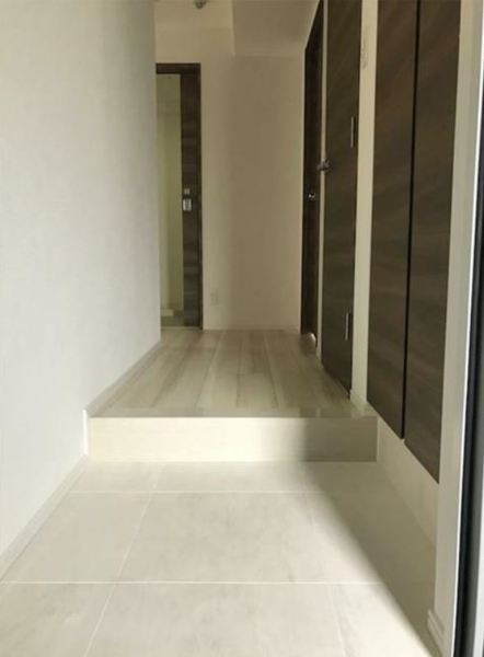 玄関　※別部屋参考写真