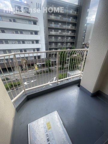 バルコニー　陽当たり良好なバルコニーです