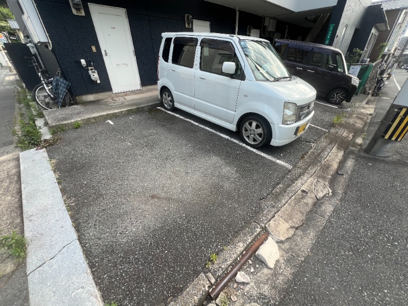 駐車場　駐車場