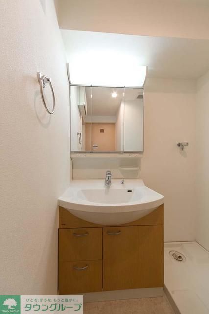 洗面設備　※写真は同タイプ住戸です。