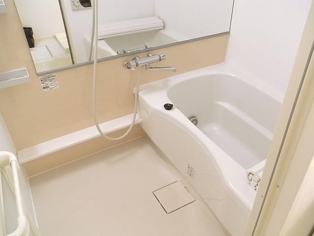 バス・シャワールーム　追い焚き機能付バス