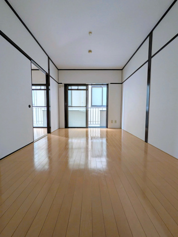 その他部屋・スペース　南向きで明るい洋室