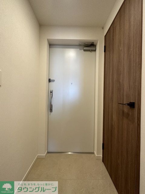 玄関　※写真は同タイプ住戸です。