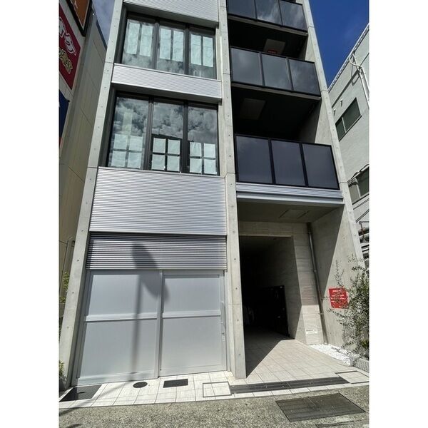 建物外観　モニター付きインターホンついてます♪