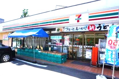 コンビニ　セブンイレブン 横浜永田北3丁目店（コンビニ）まで672m