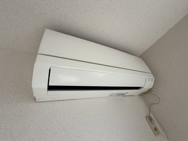 その他設備　暑い夏や寒い冬に大活躍のエアコン付きです☆