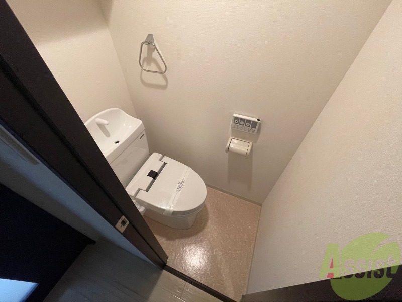 トイレ　こちらはトイレです。清潔感があり、安心して使用できます。