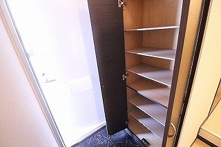 レオネクストカンフリエ三国の玄関写真