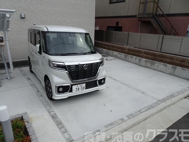 駐車場　敷地内駐車場