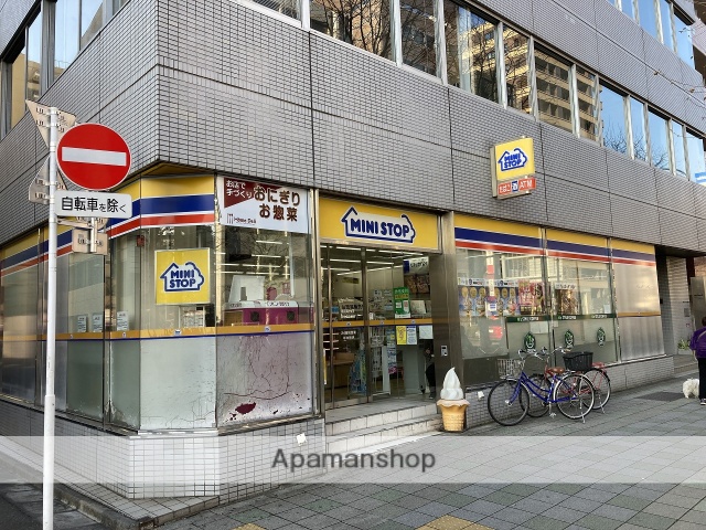コンビニ　ミニストップ築地２丁目店（コンビニ）まで221m