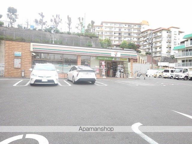 コンビニ　セブンイレブン福岡野間４丁目店（コンビニ）まで240m