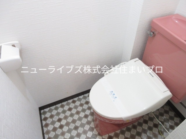 京阪本線 寝屋川市駅 徒歩4分 3階建 築38年のトイレ写真