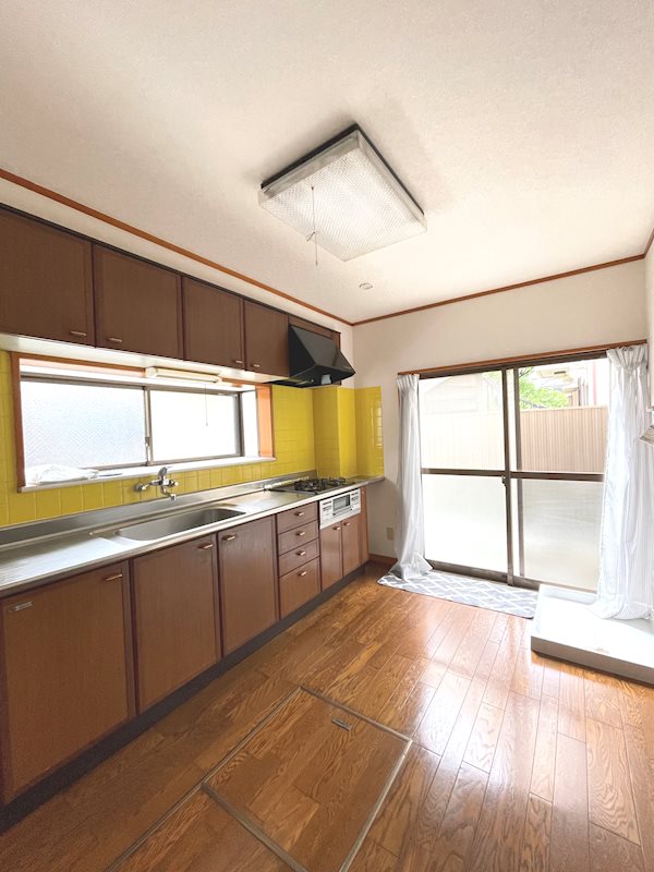 キッチン　3口コンロとグリル付きの広いキッチン♪