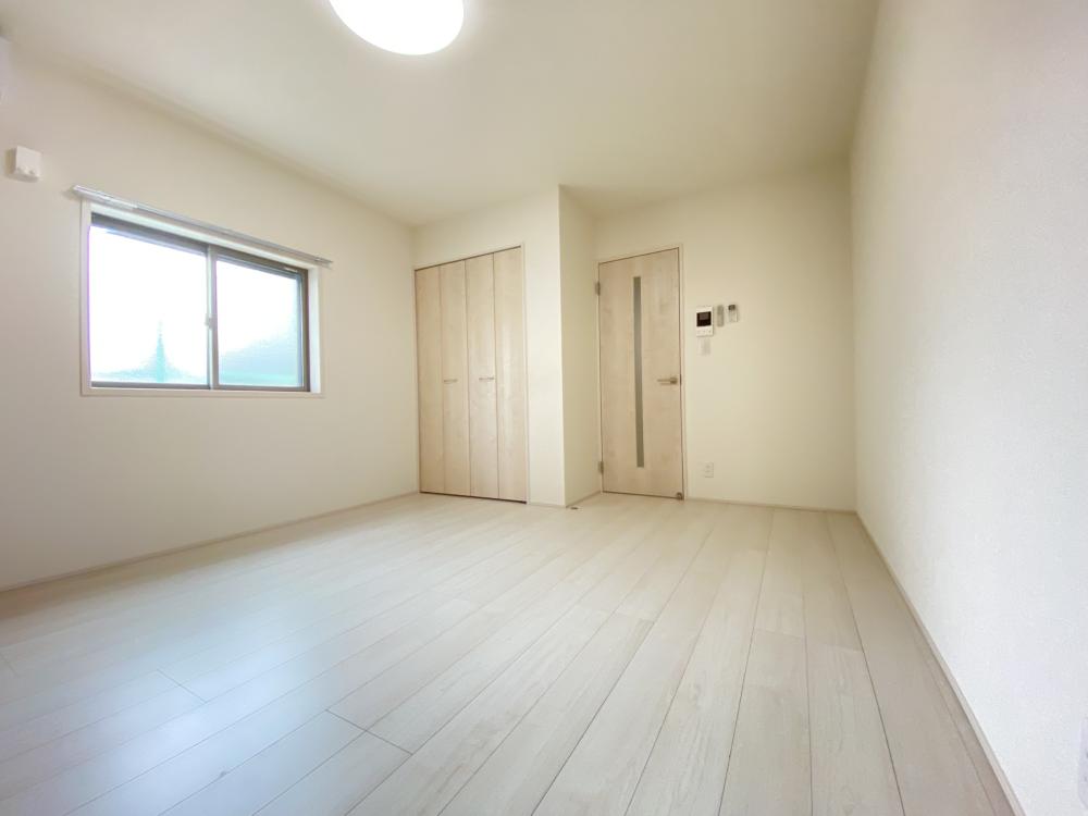 フジパレス西宮北口6番館の居間写真