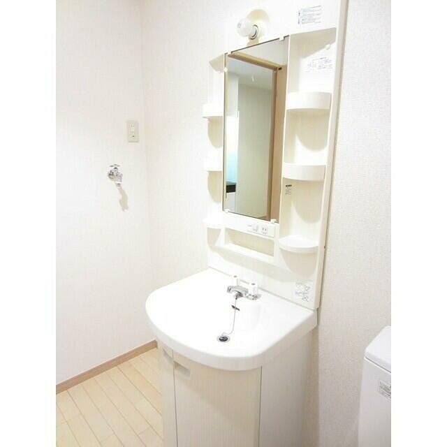 洗面設備　※同仕様写真含む