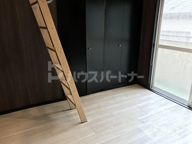 レオパレス馬橋第6の居間写真