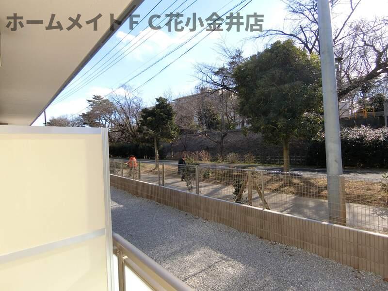 バルコニー　陽当たり良好なバルコニーです