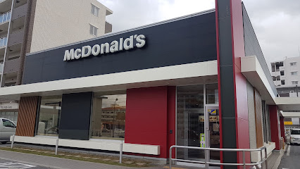 飲食店　マクドナルド 北谷店（飲食店）まで597m