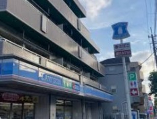 コンビニ　ローソン港北師岡店（コンビニ）まで699m