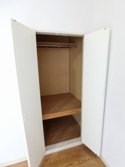 収納　洋室6.2帖のお部屋にあるクローゼットです♪お洋服もしわにな