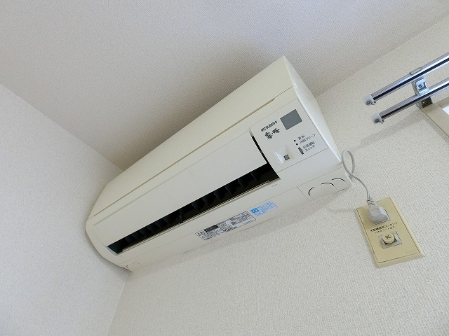 その他設備　暑い夏や寒い冬に大活躍のエアコン付きです☆冷暖房完備で1年中