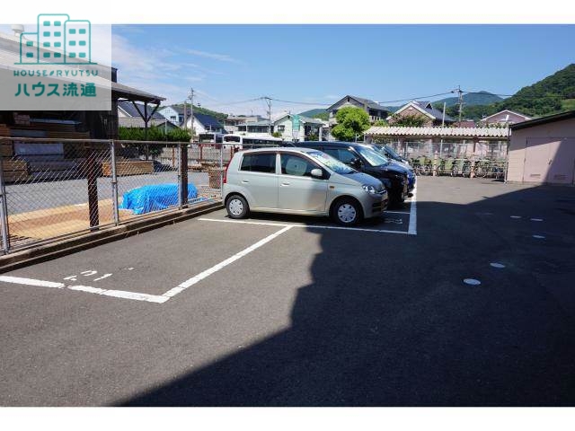 駐車場　駐車場