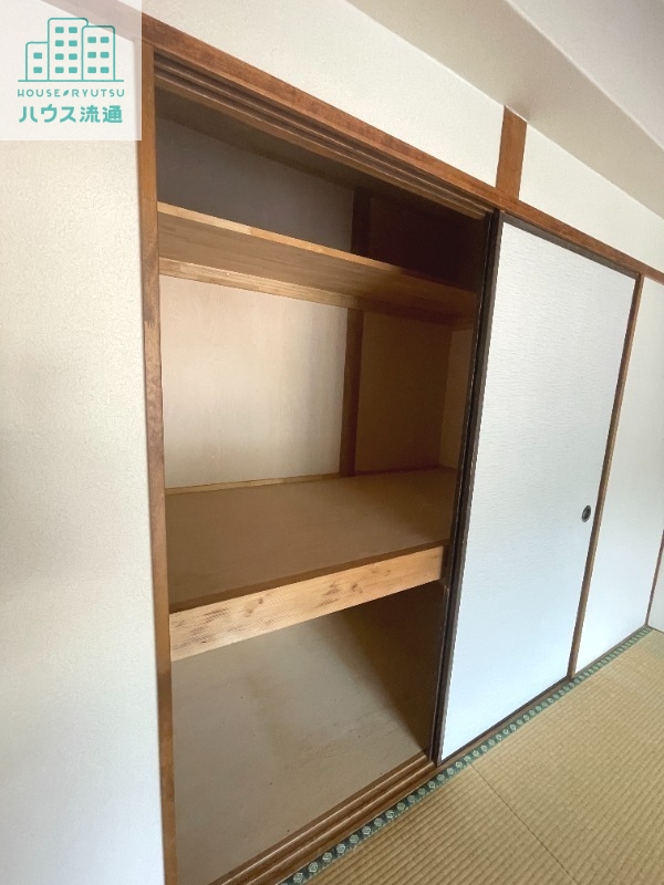 収納　※写真は別号室です。