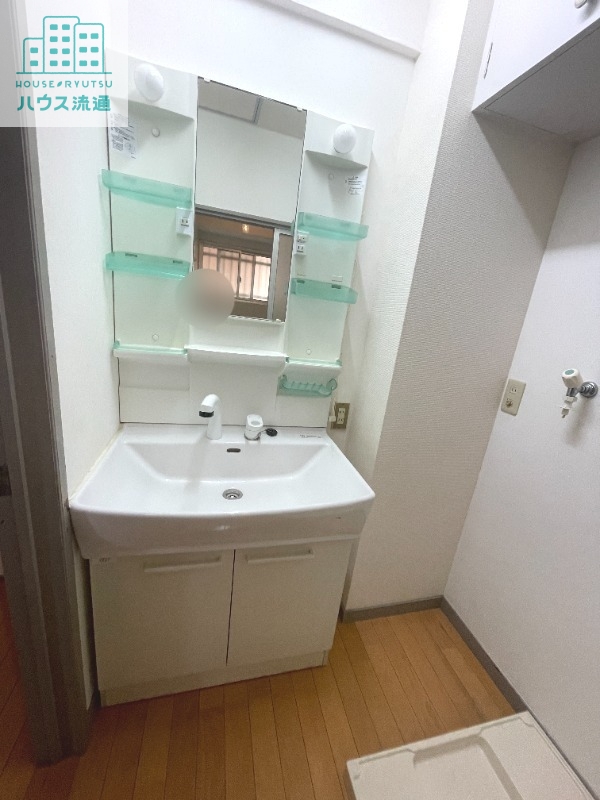 洗面設備　※写真は別号室です。