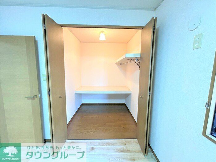 多摩都市モノレール 泉体育館駅 徒歩5分 2階建 築32年の内装写真