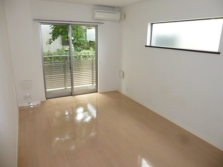 京王線 明大前駅 徒歩10分 3階建 築17年の居間写真