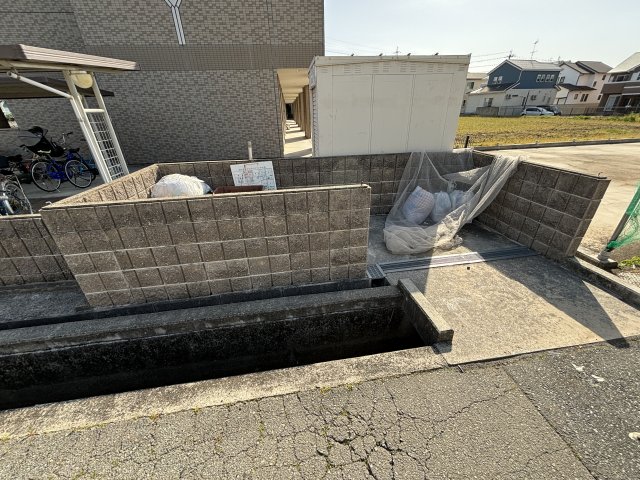 その他　ゴミ捨て場（その他）まで20m
