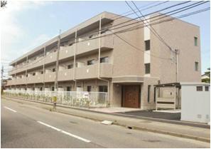 建物外観　鉄筋コンクリート造３階建のマンション