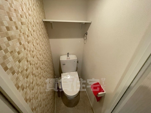 地下鉄東西線 東野駅 徒歩10分 2階建 築9年のトイレ写真