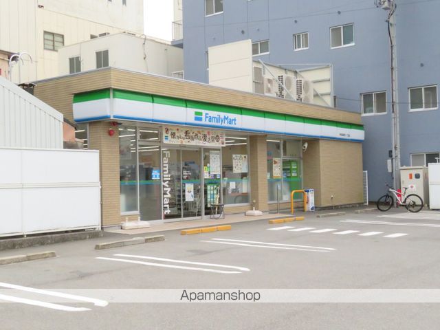 コンビニ　ファミリーマート（コンビニ）まで1120m