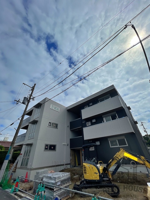 建物外観　外観（建築中）