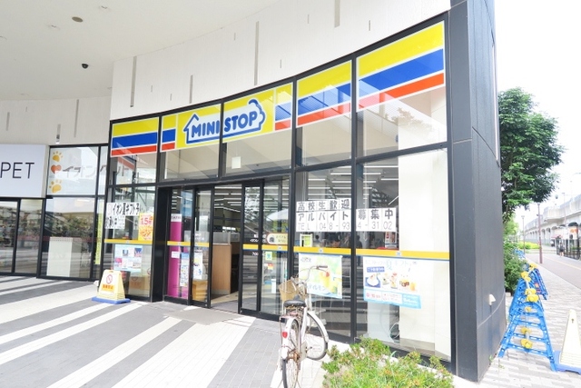 コンビニ　ミニストップ　イオンレイクタウン店（コンビニ）まで850m