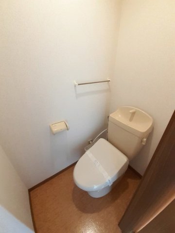 メゾンドソレイユ Aのトイレ写真