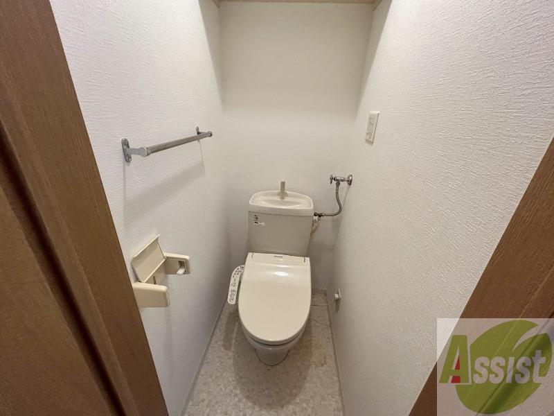 トイレ　トイレです。ウォシュレット付を探している方、おすすめです。