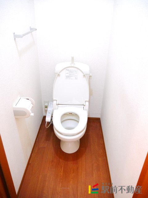 トイレ　ウォシュレット機能付き！