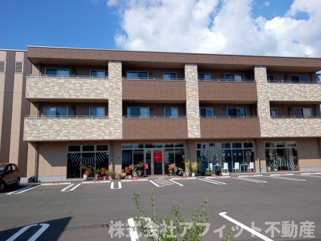 建物外観　アンムート・鉄骨造