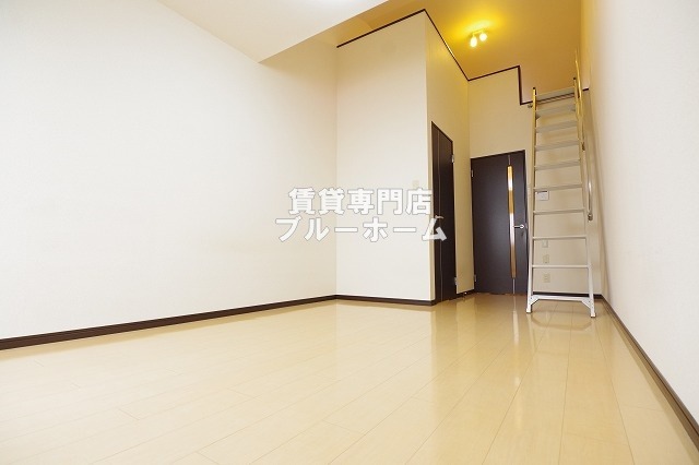 地下鉄御堂筋線 北花田駅 徒歩6分 2階建 築17年の居間写真