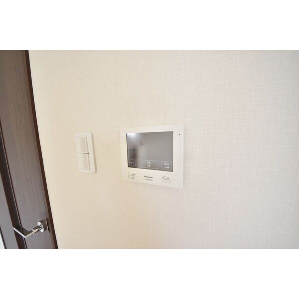 セキュリティ　防犯面に配慮したＴＶモニターホン付きです！