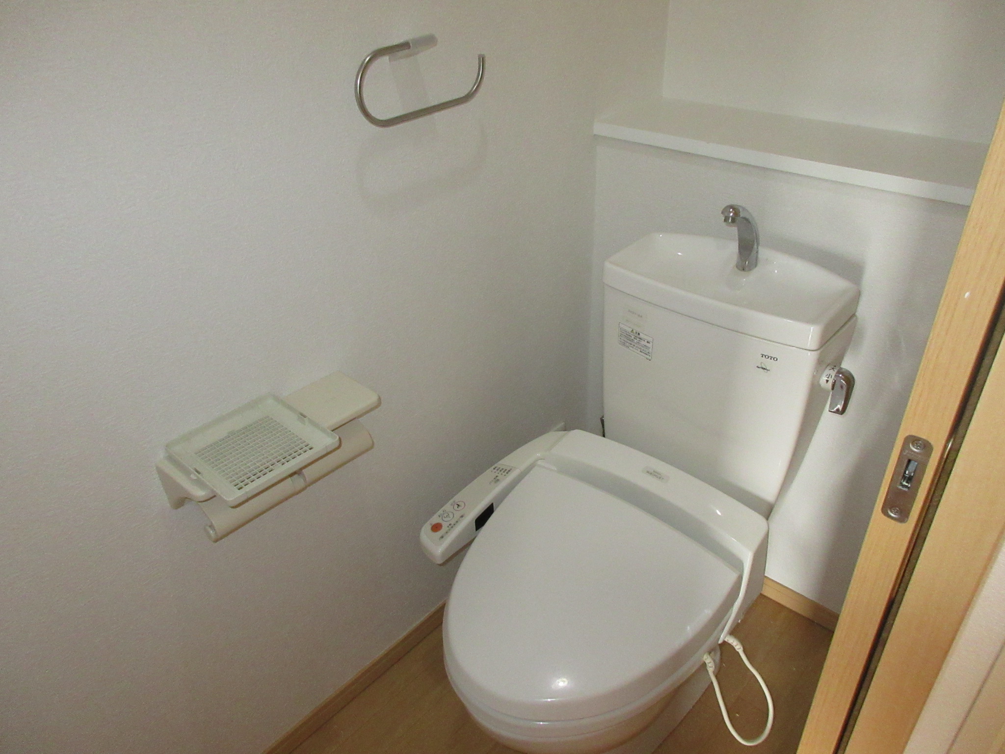 地下鉄谷町線 平野駅 徒歩7分 7階建 築19年のトイレ写真