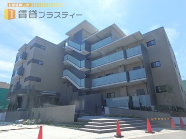 建物外観　大手ゼネコンの技術と桜並木が調和するレジデンス。