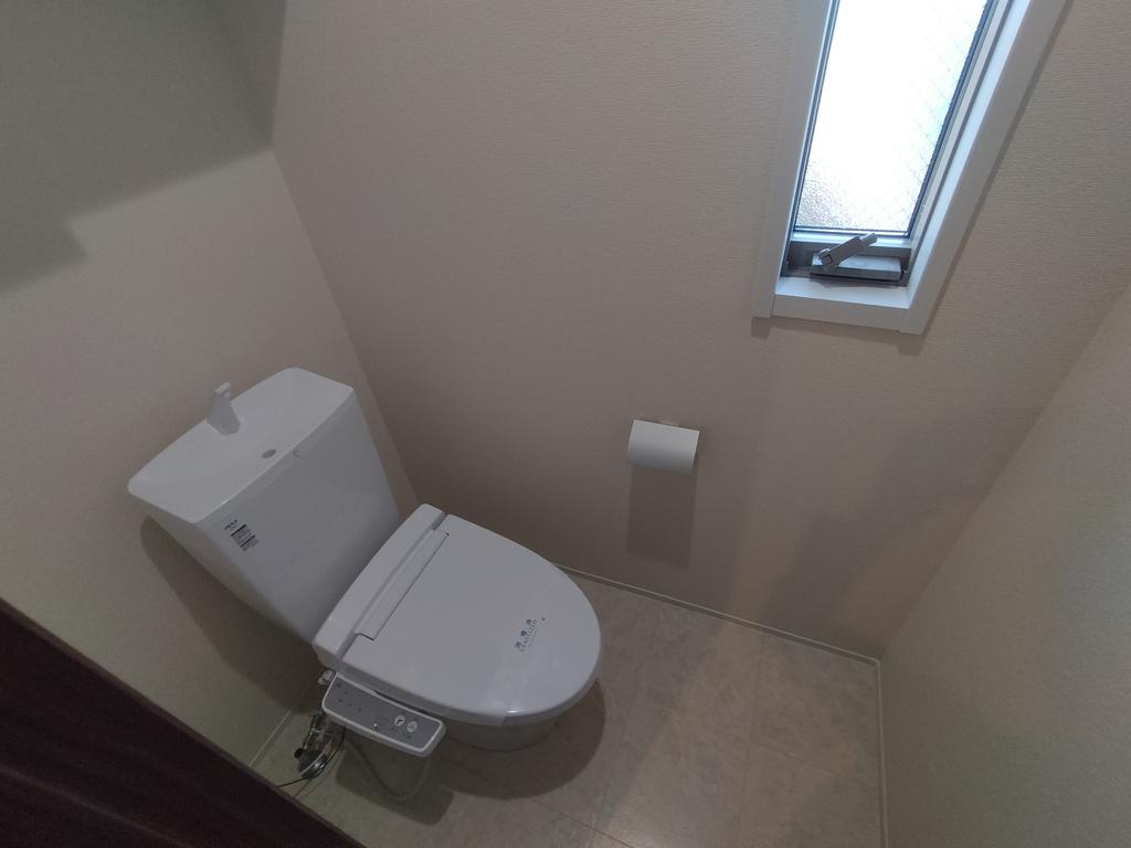 トイレ　温水洗浄便座付きのトイレです☆（同仕様写真）